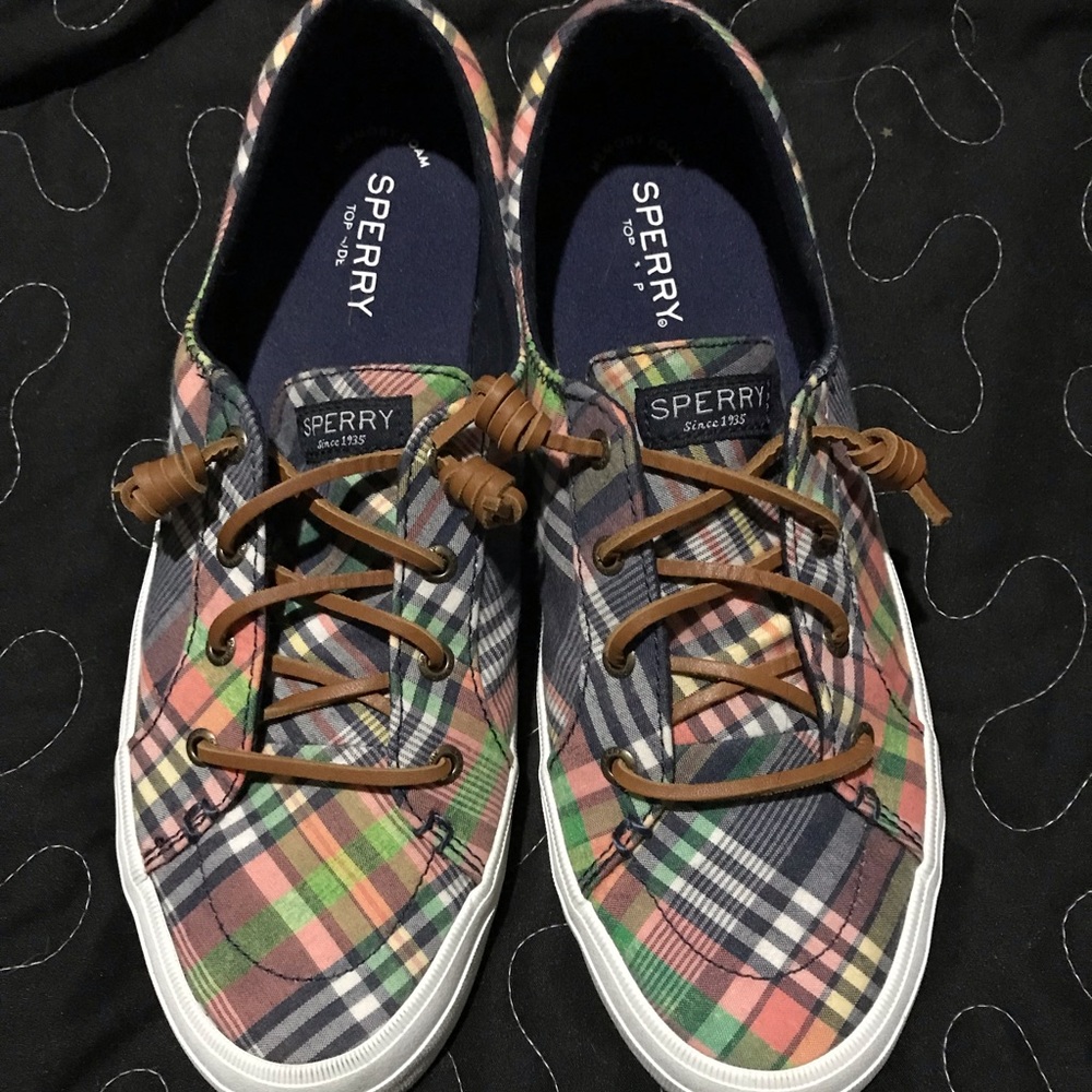 Sperry Crest Vibe Washed Plaid Sneaker